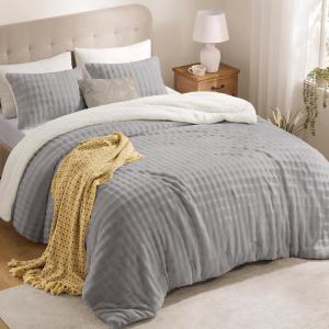 imagedownluxe Micromink Sherpa King Comforter Set  Fluffy Bedding Gray 3D Puff Grid Ultra Soft amp Warm Plush Comforter for Winter 1 Comforter 2 Pillowcases02  Fleece Puff  Gray