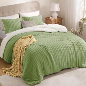 imagedownluxe Micromink Sherpa King Comforter Set  Fluffy Bedding Gray 3D Puff Grid Ultra Soft amp Warm Plush Comforter for Winter 1 Comforter 2 Pillowcases02  Fleece Puff  Light Green